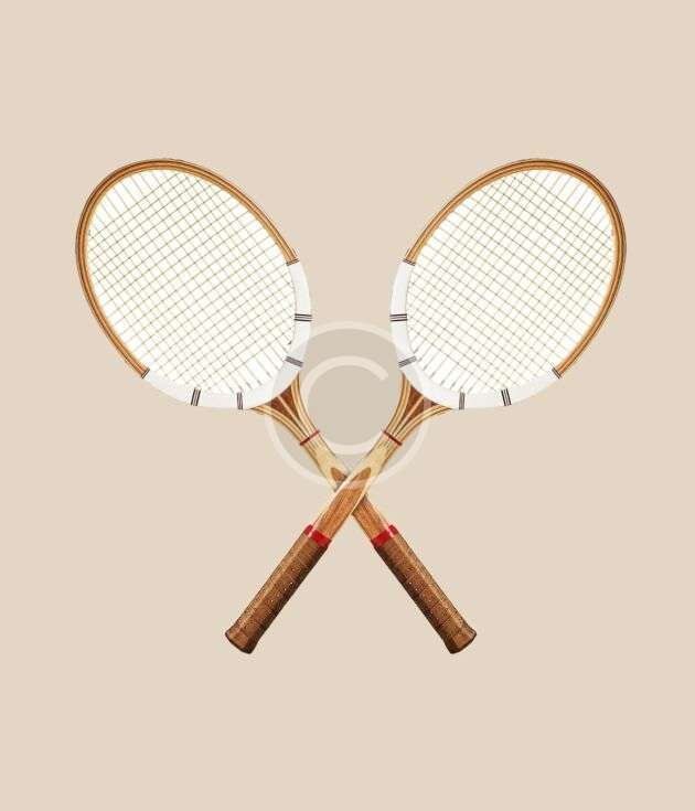 Wooden frame tennis racket set